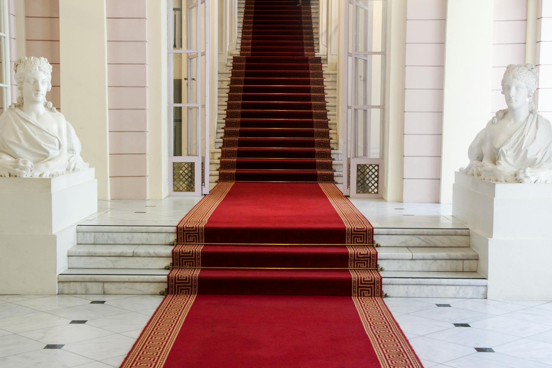 Modernizacja chodników na Starym Mieście w Kętrzynie – nowe bezpieczne przejścia dla pieszych