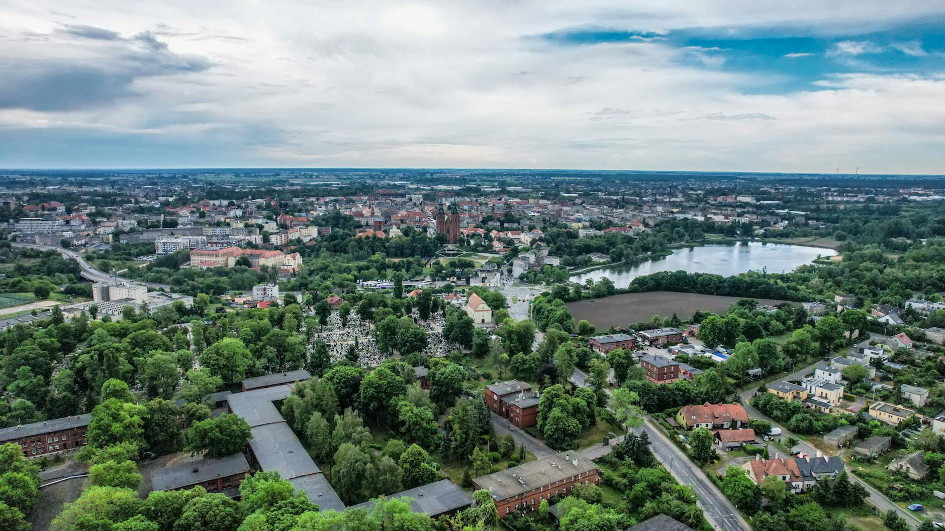 Zielone Świątki w Kętrzynie: Tradycja, natura i miejskie wydarzenia